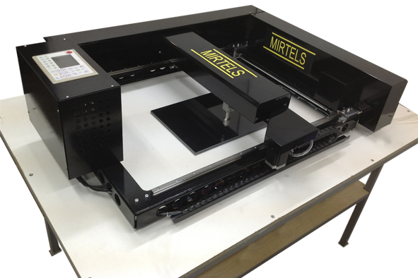 Uređaji za graviranje granitnih ploča i umetaka na laserskoj mašini       